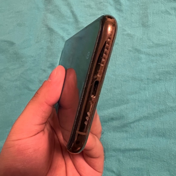 iPhone 11 pro 512g - Picture 3 of 5